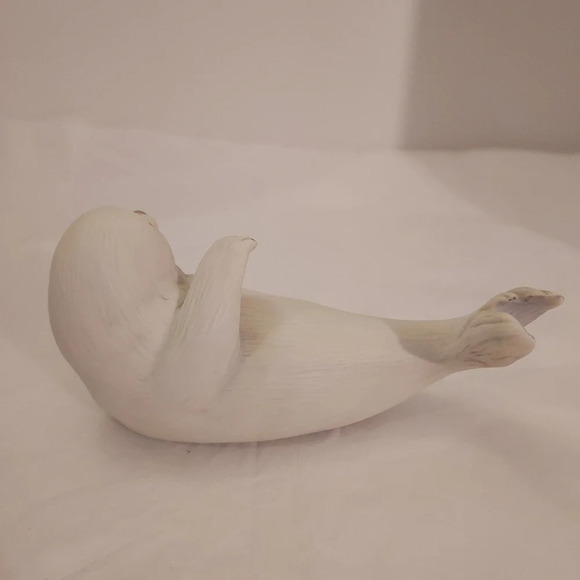 Vintage 1987 The Franklin Mint Snow Pup by Rosalyn A. Carini Baby Seal Figurine - Picture 3 of 6